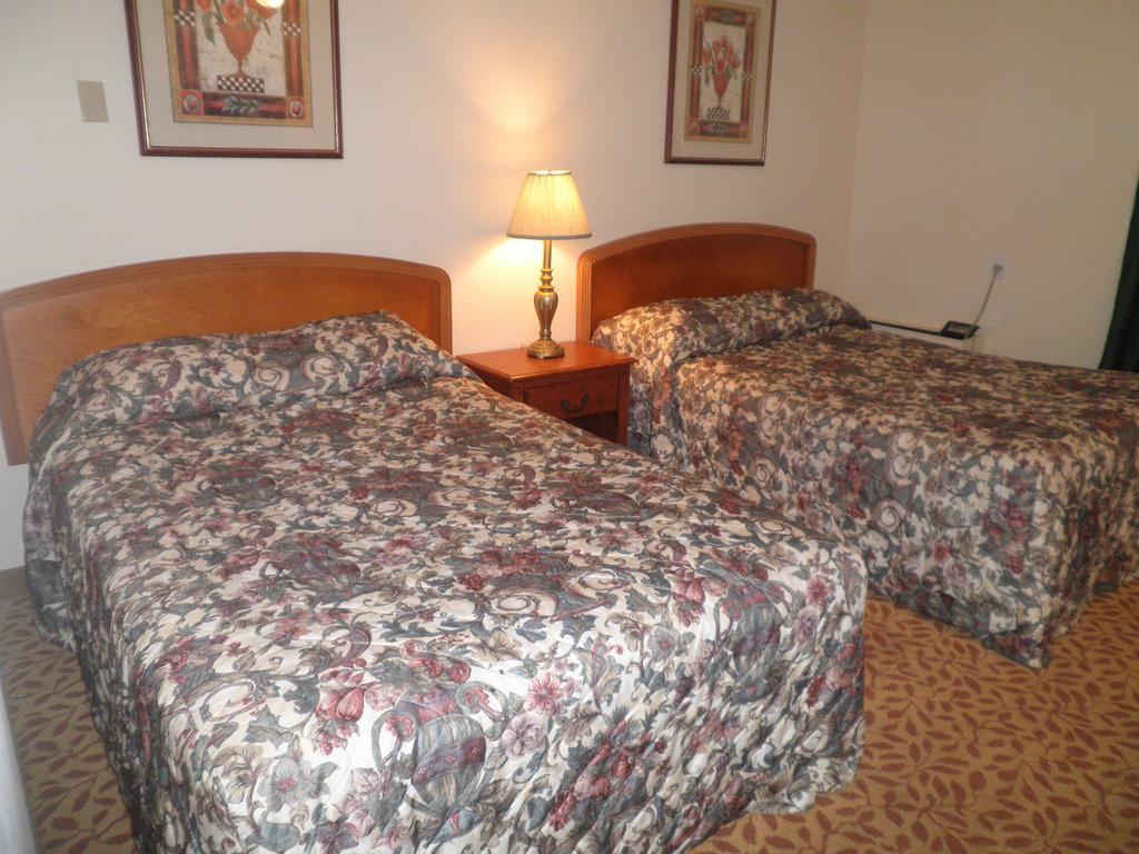 Canuck Inn And Suites Niagara Falls Chambre photo