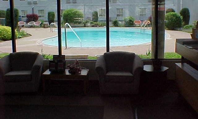 Canuck Inn And Suites Niagara Falls Extérieur photo